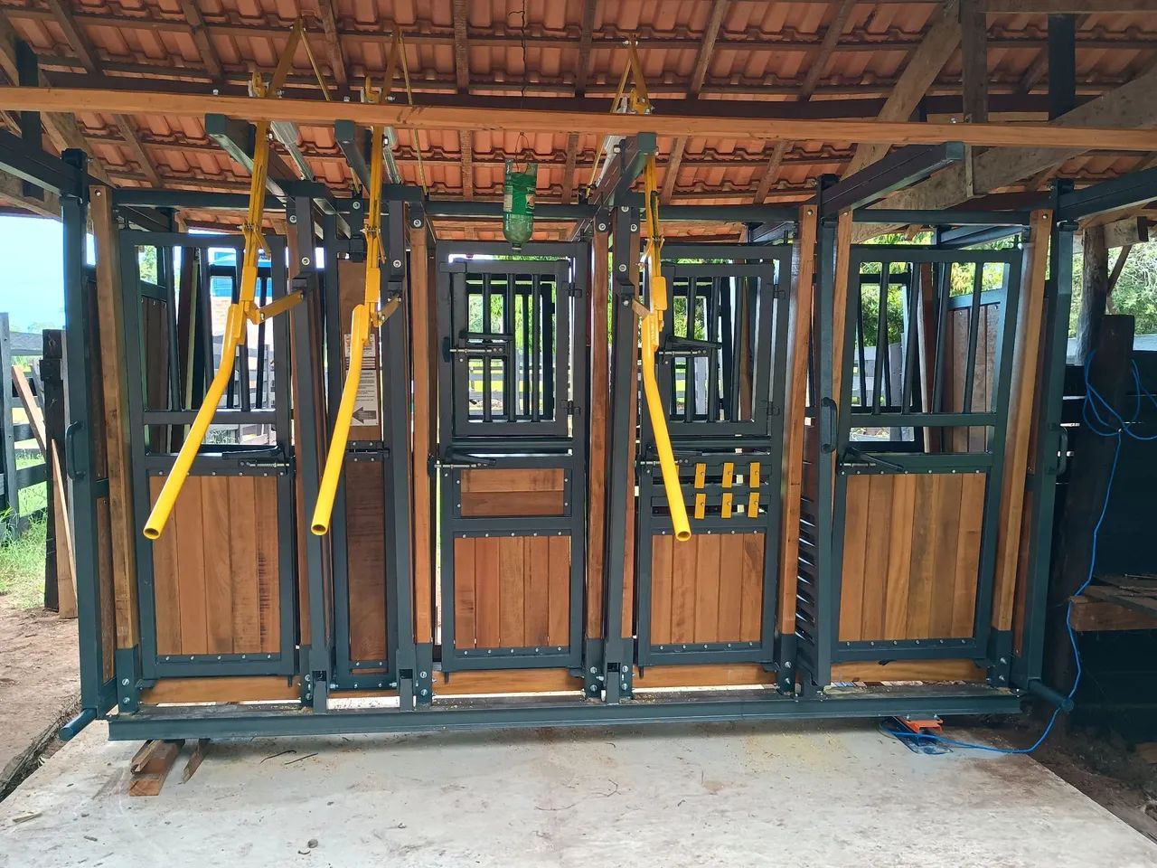 TRONCO DE CONTENÇÃO BOVINO E BALANÇA ELETRÔNICA (BRETE) - Foto 4