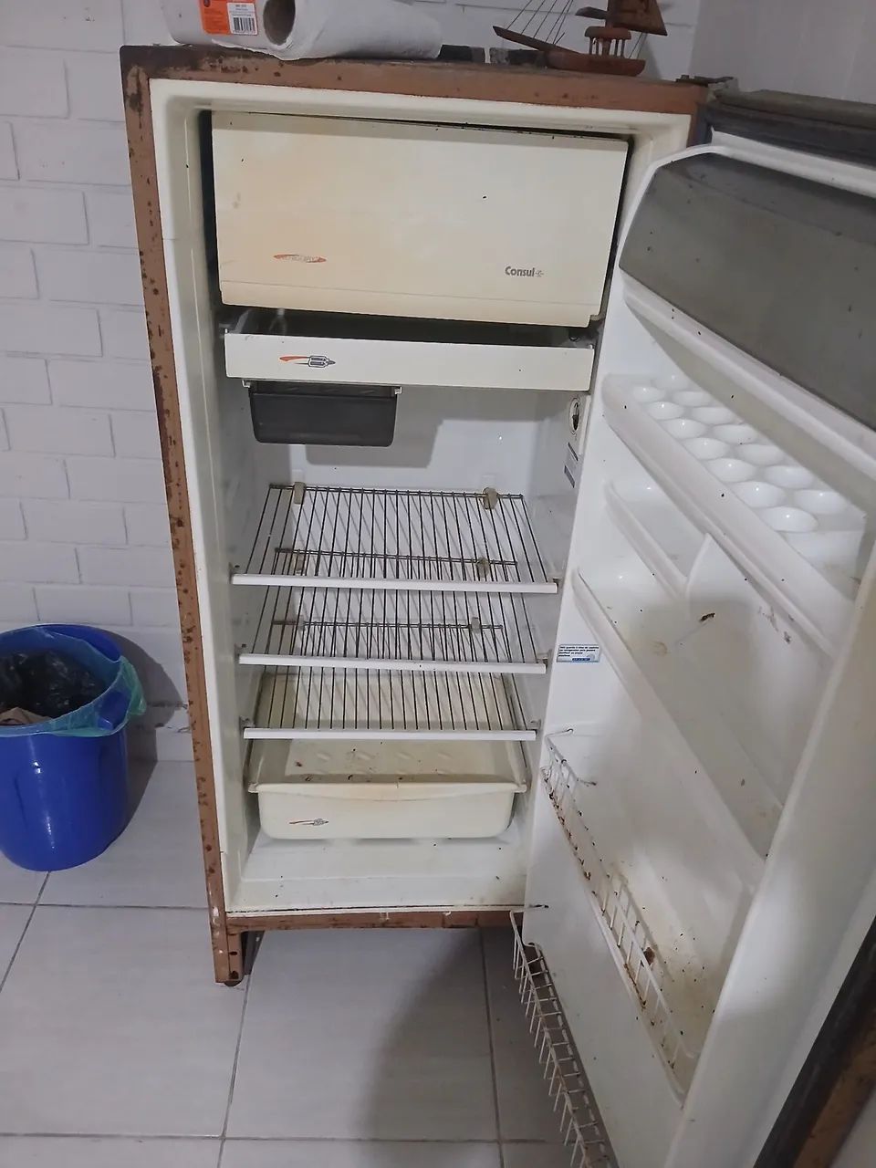 Vendo geladeira antiga oceano funcionando perfeitamente...