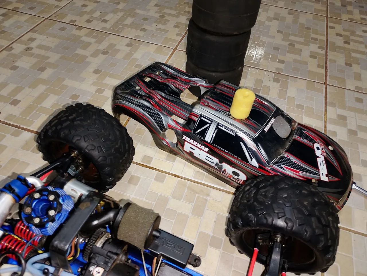 Traxxas Revo 3.3 - Foto 3