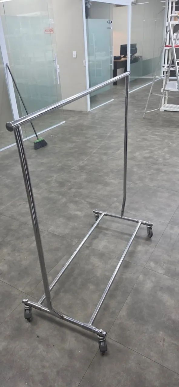 Arara Industrial em Inox com Rodízios - Foto 2