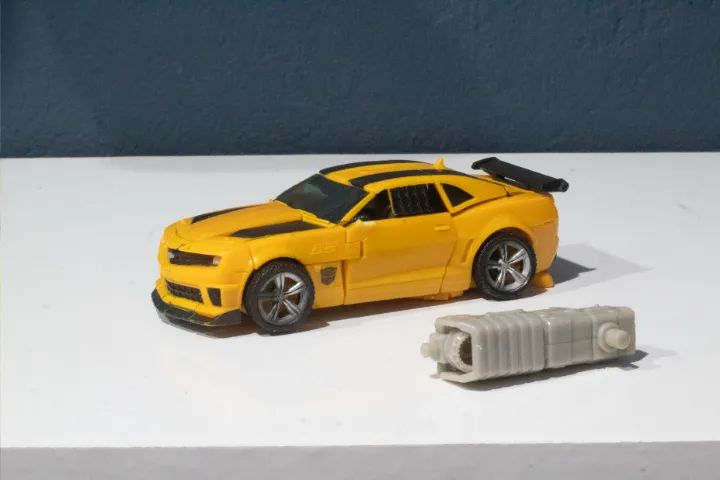 Transformers DOTM Bumblebee Deluxe Class
