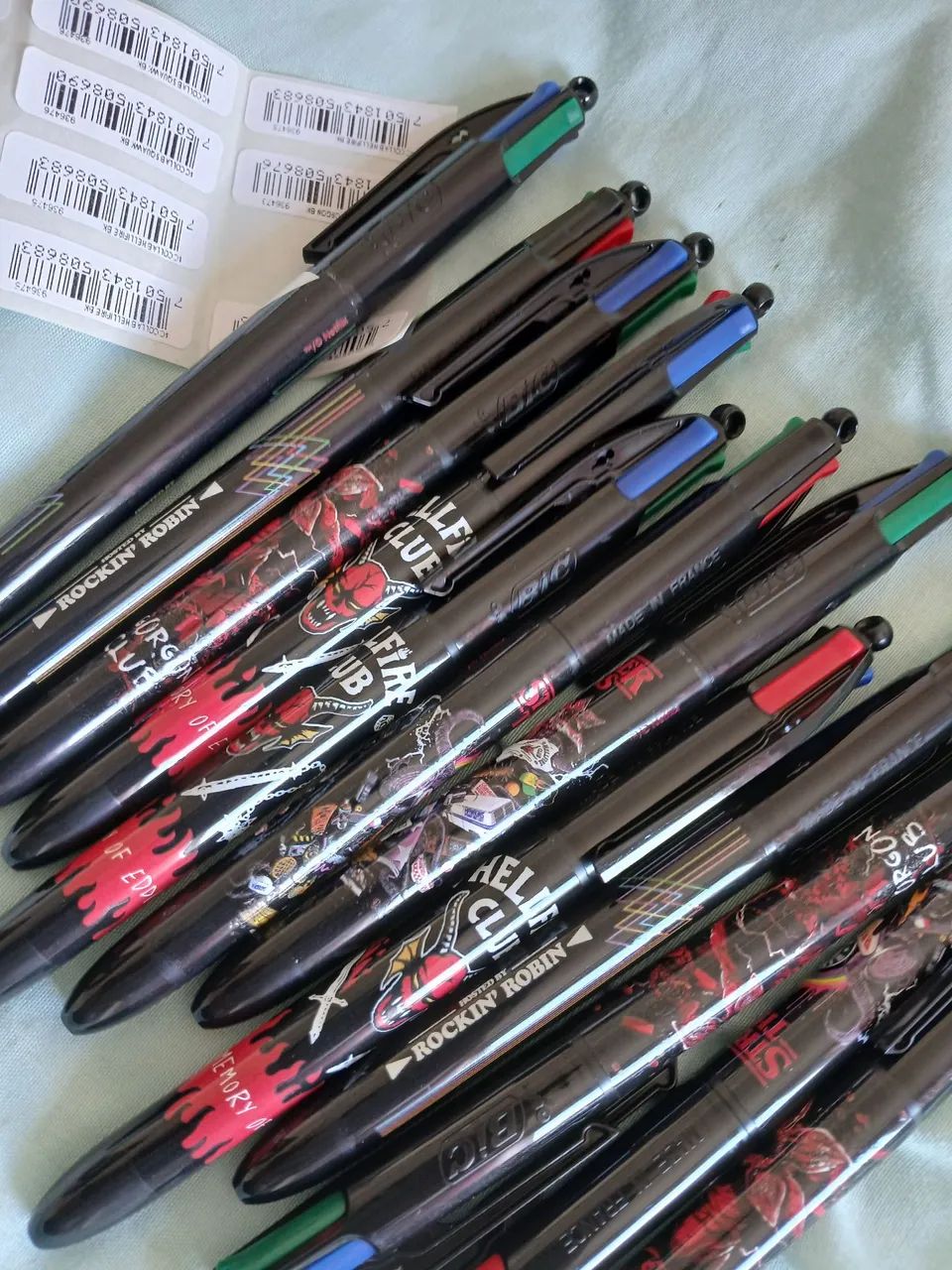caneta bic stranger things 1 unidade