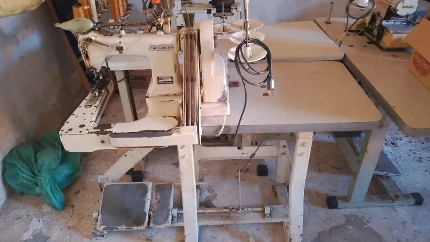 Máquina de cós 12 agulhas e máquina de braço 