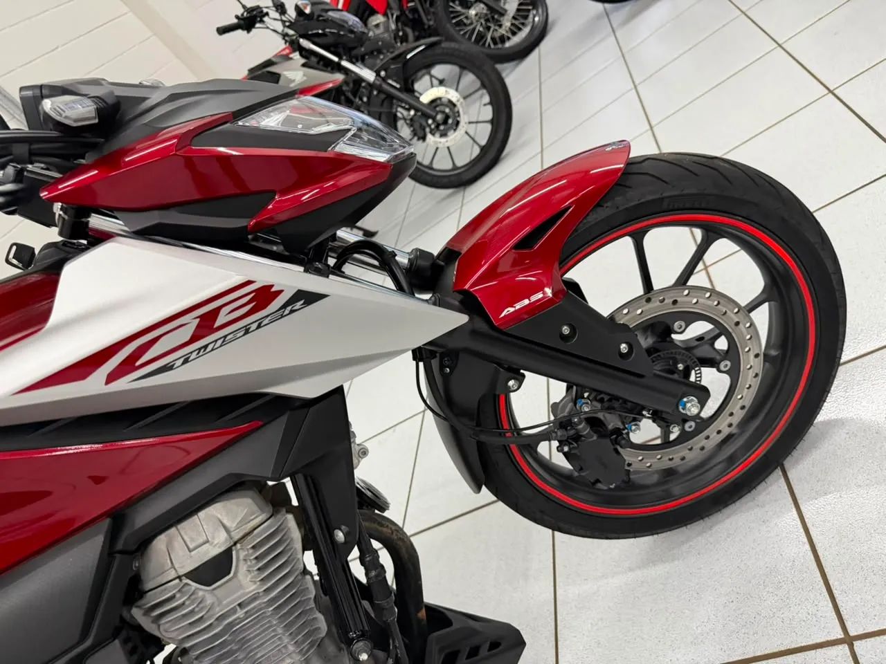 HONDA CB 300F TWISTER ABS - Foto 5