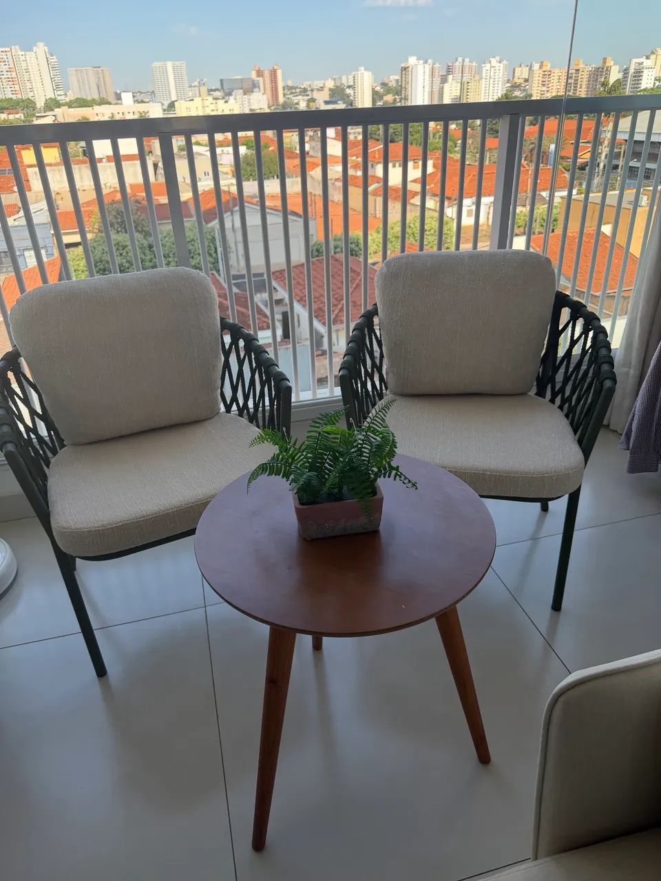 Conjunto para Varanda - 2 Poltronas Estofadas + Mesa