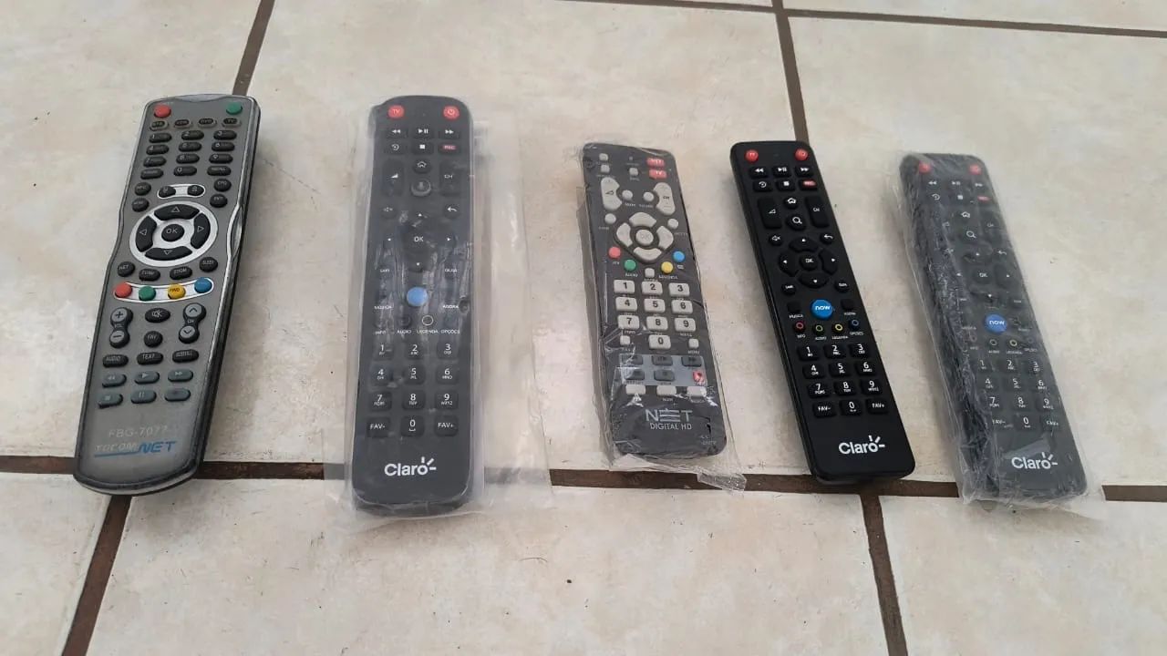 Controles remotos diversos 