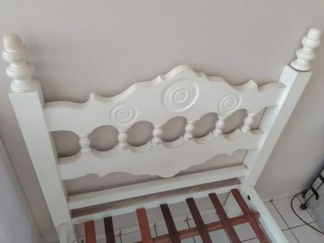 Cama de solteiro Branca