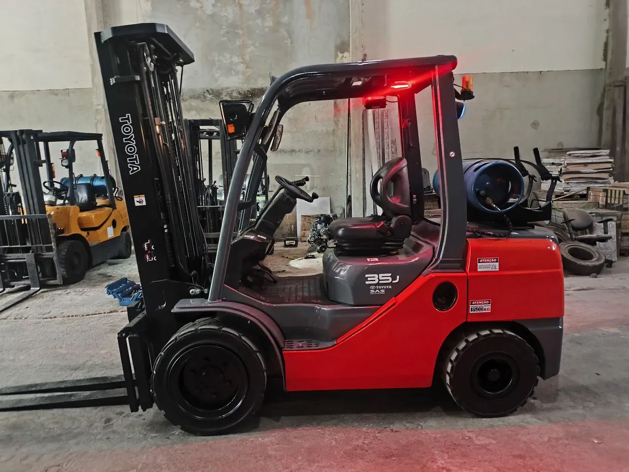 Empilhadeira Toyota 35j  - Foto 2