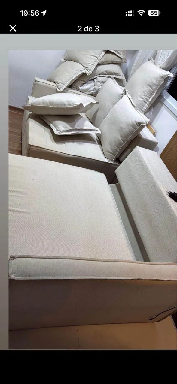 Sofá retrátil vira cama bege na cor linho com algodão macio 