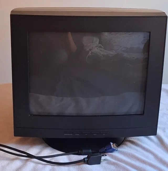Monitor de vídeo, marca  Proview MPR II, 14 polegadas, tela CRT, sem multimidia