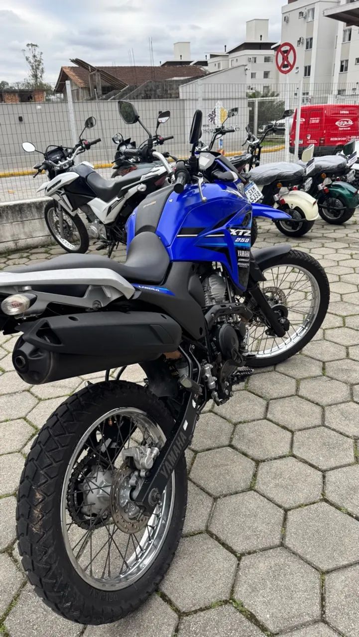 Lander 250 azul 2023  - Foto 4
