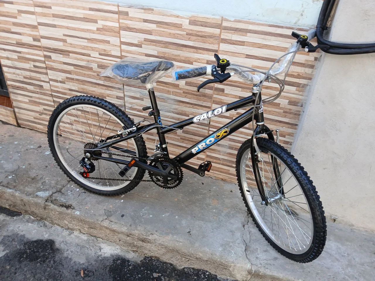 Bicicleta Caloi aro 24.