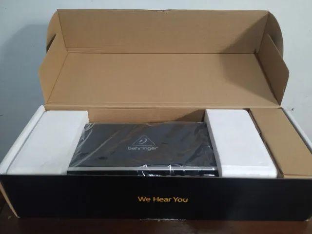 Interface de Audio - Behringer UMC404