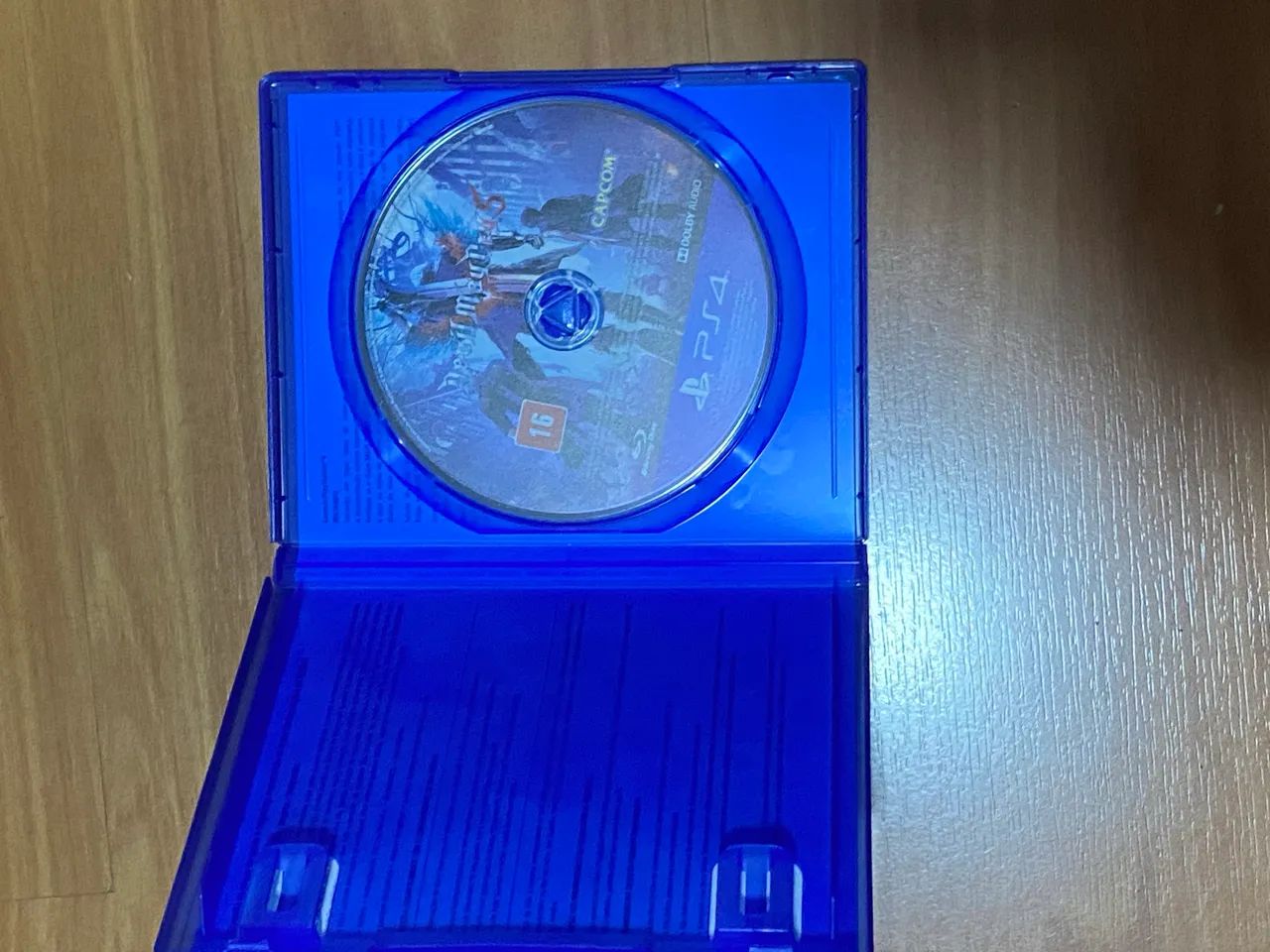 Jogo DEVIL MAY CRY5 ps4 - Foto 3