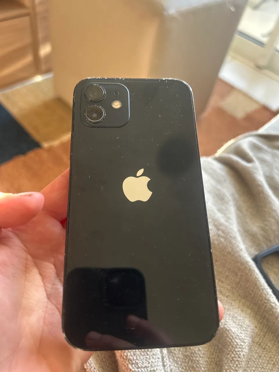 iPhone 12 usado bateria nova tela nova com capinha e caixa - Foto 3