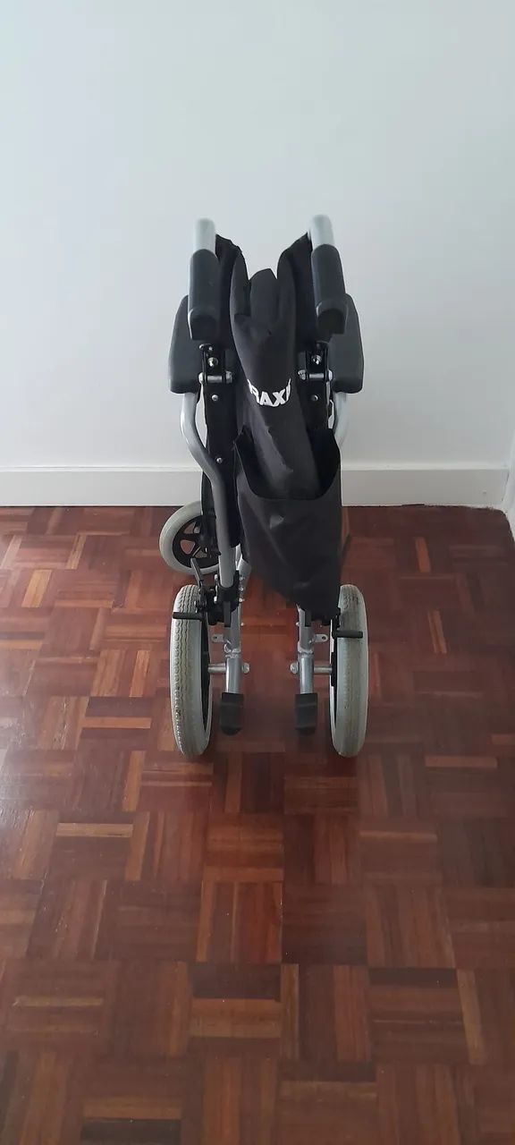Cadeira de rodas Praxis 46 seminova - Foto 5