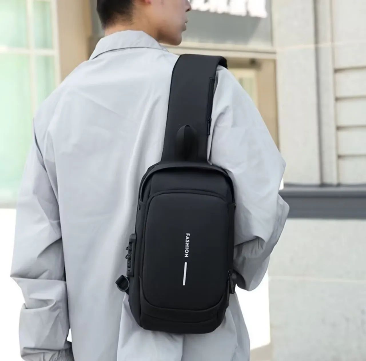 Mochila de Ombro Transversal Compacta impermeável  - Foto 2
