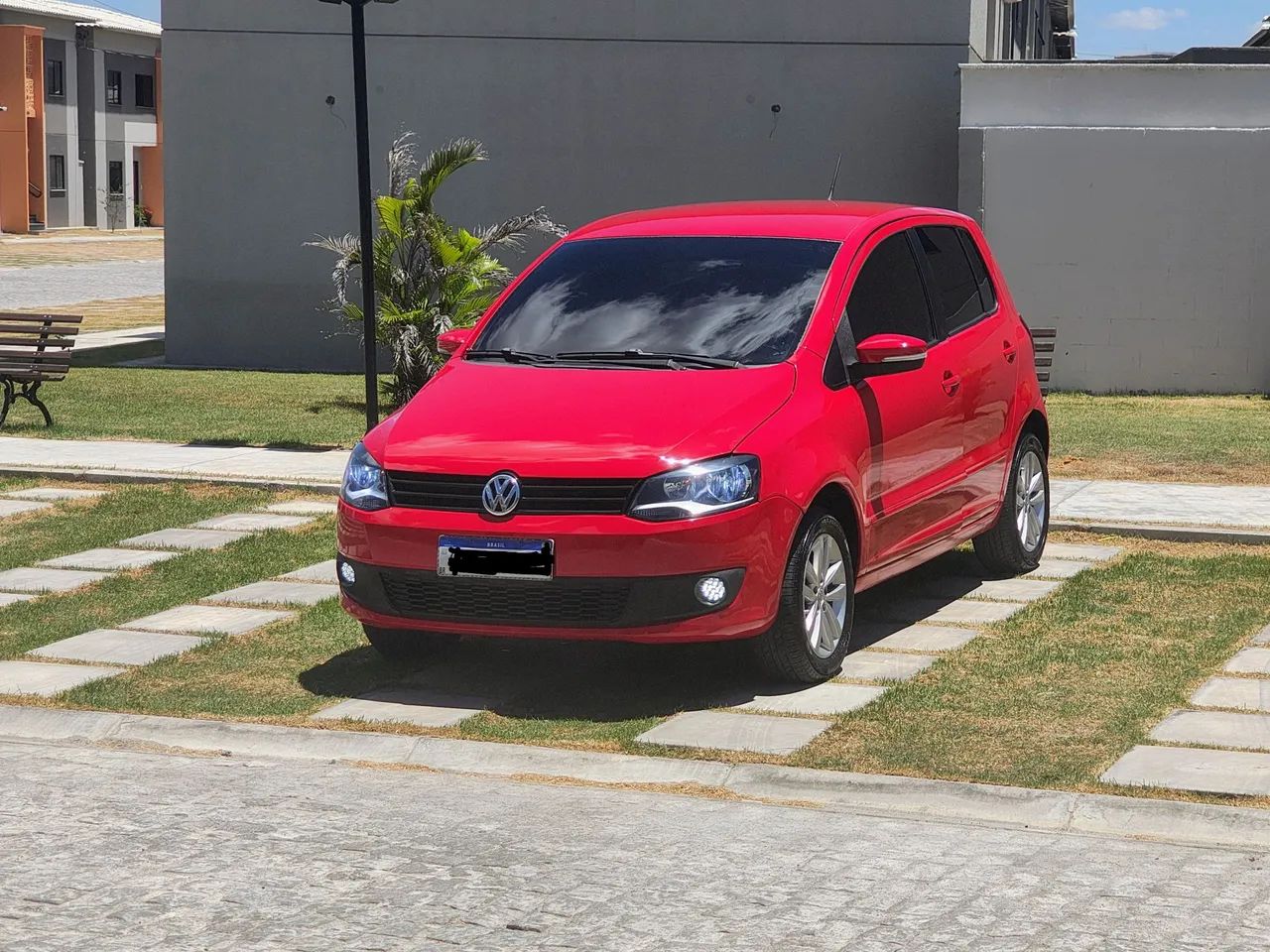Volkswagen Fox Fox 1.0 Mi Total Flex 8V 5p 2013