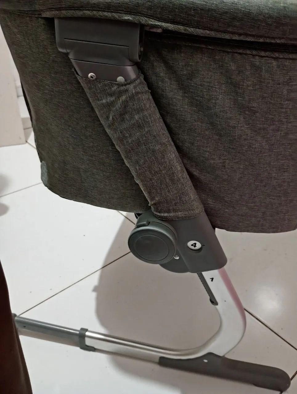 Vendo berço que acopla na cama. - Foto 3