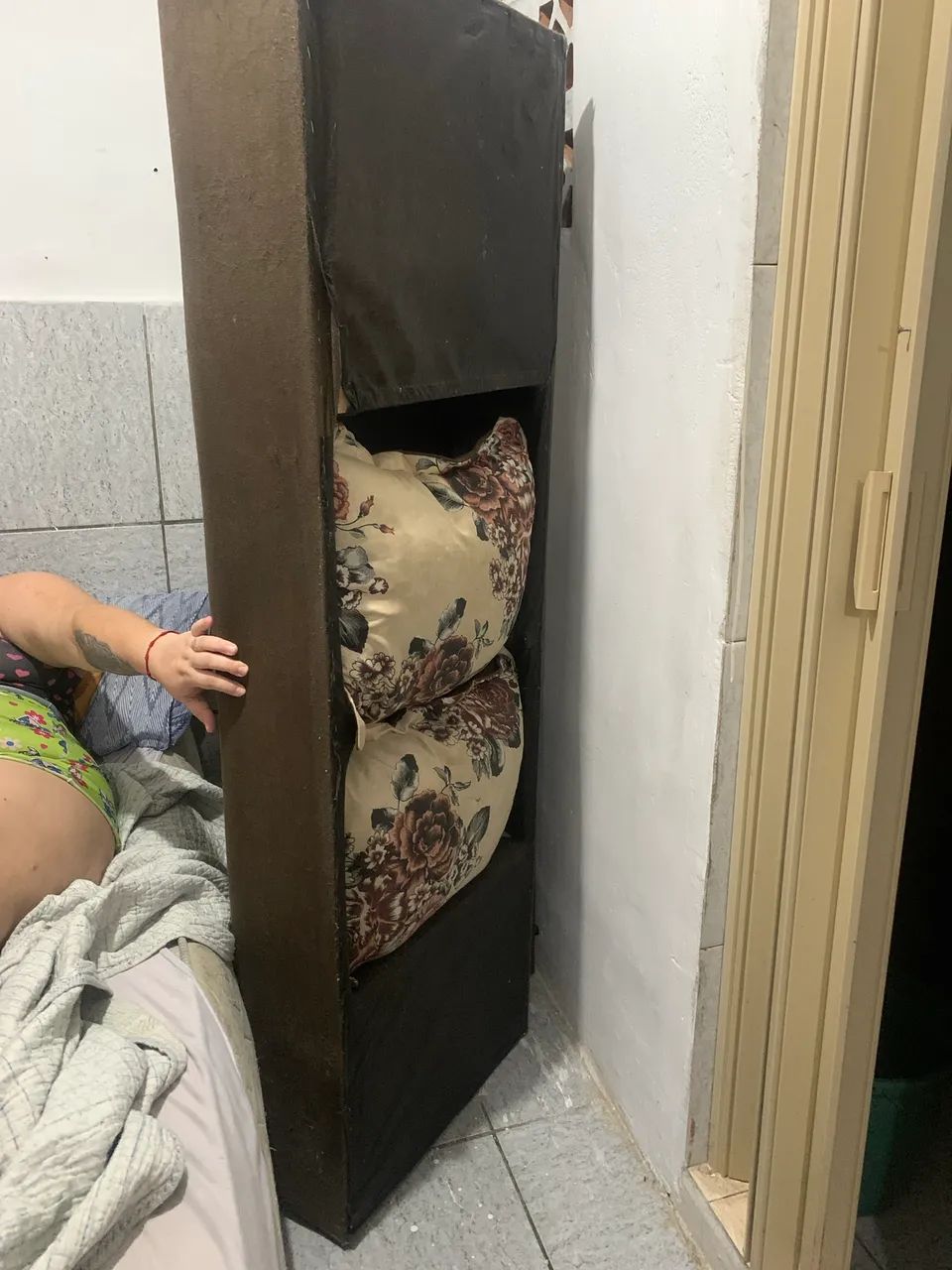 Sofá cama + 2 almofadas - Foto 2