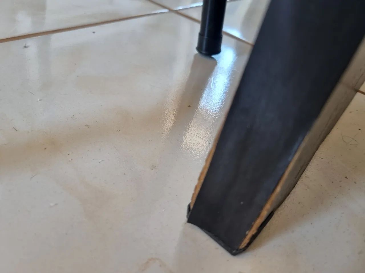 Balcão com duas banquetas  - Foto 4
