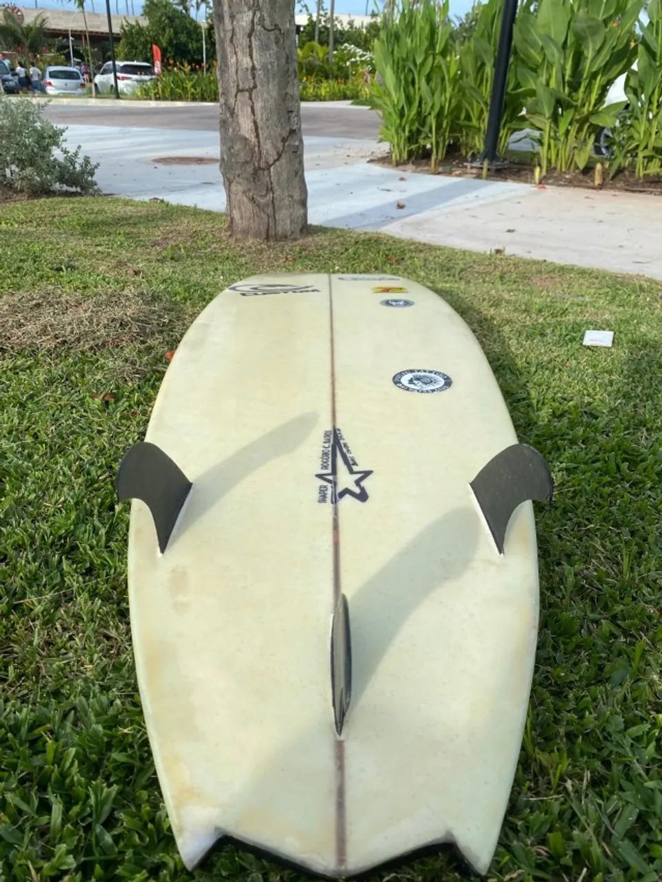 Prancha de surfe Custom 5?10?, usada, com quilhas. - Foto 3