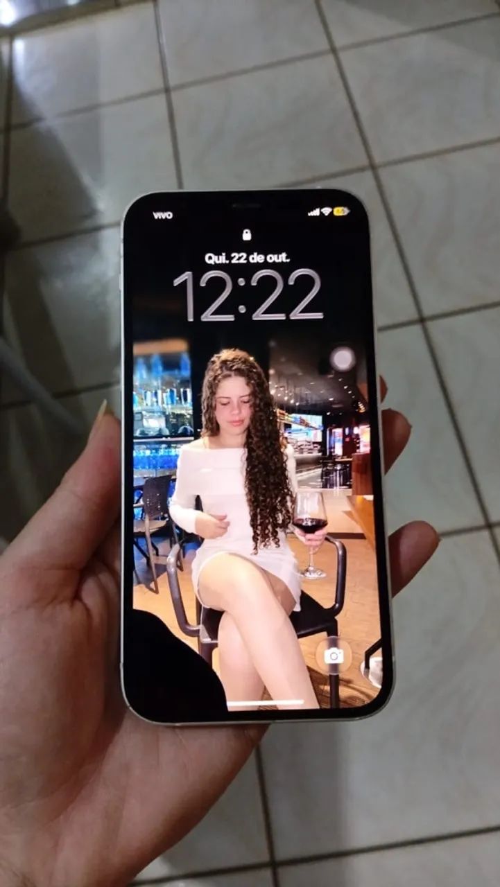 VENDO IPHONE 12 (PREÇO NEGOCIÁVEL) - Foto 2
