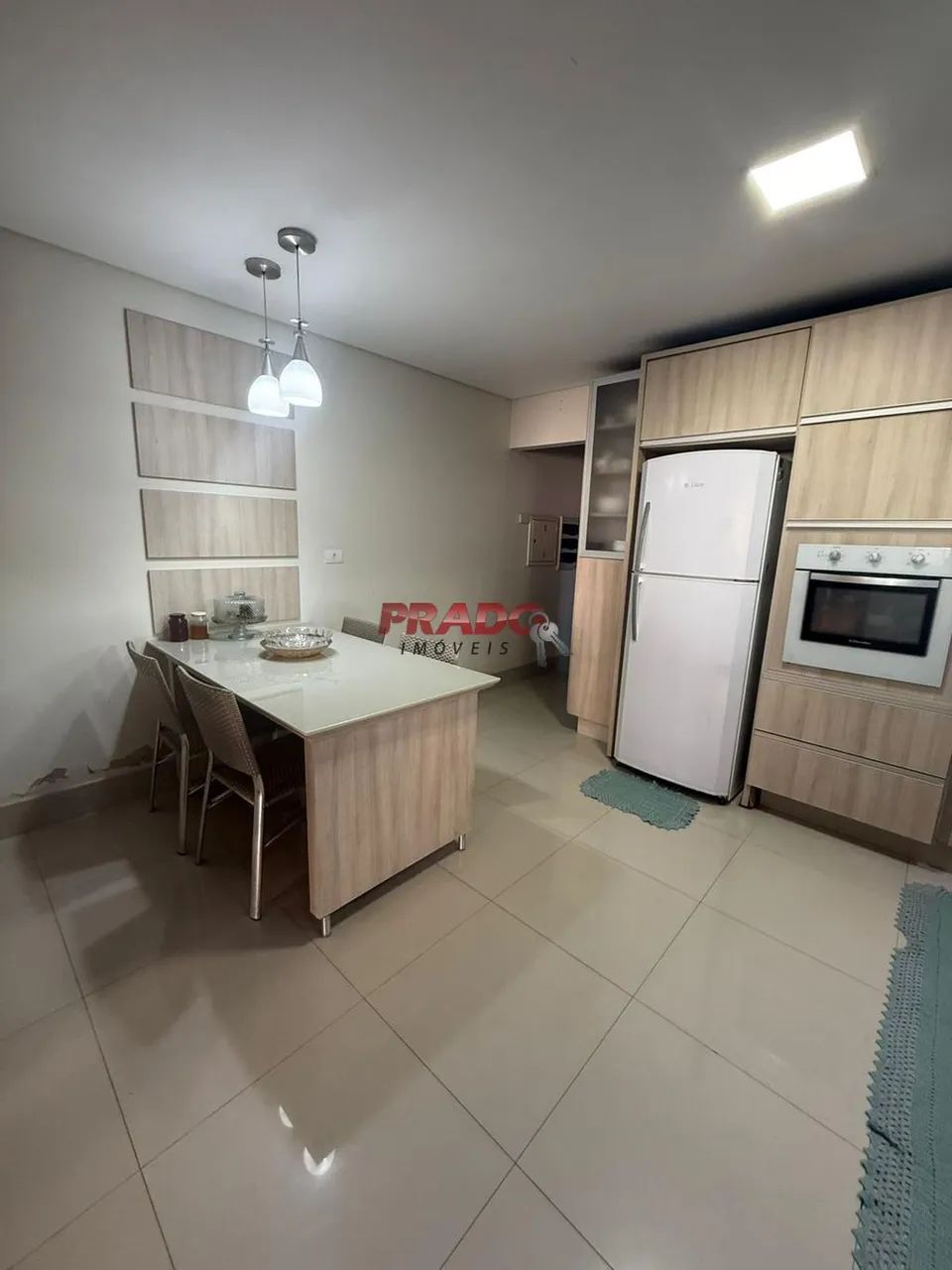 Sobrado à venda em Maringá, Vila Morangueira, com 2 quartos, com 206 m² - Foto 4