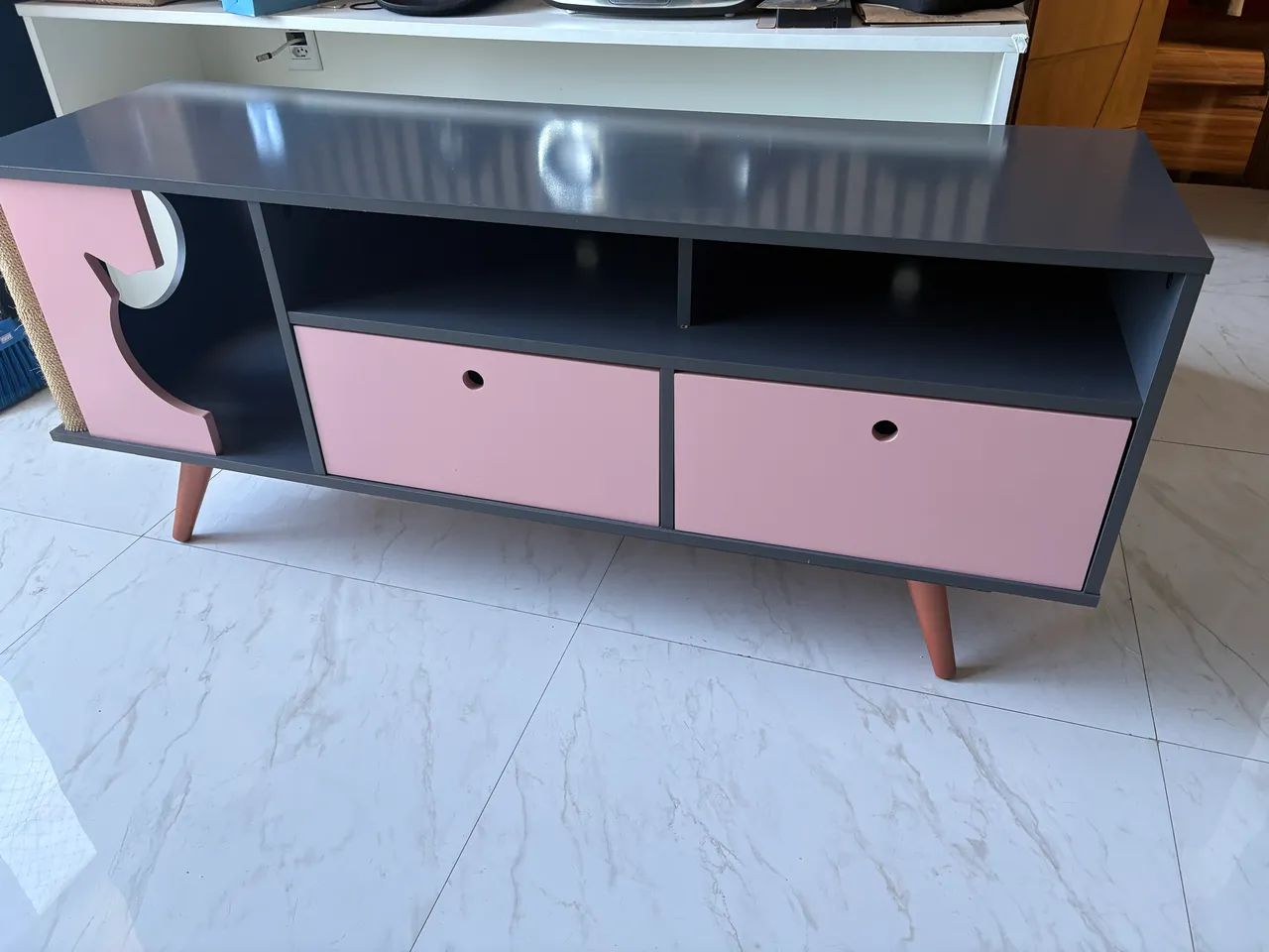 Hack de sala com casinha para gato 
