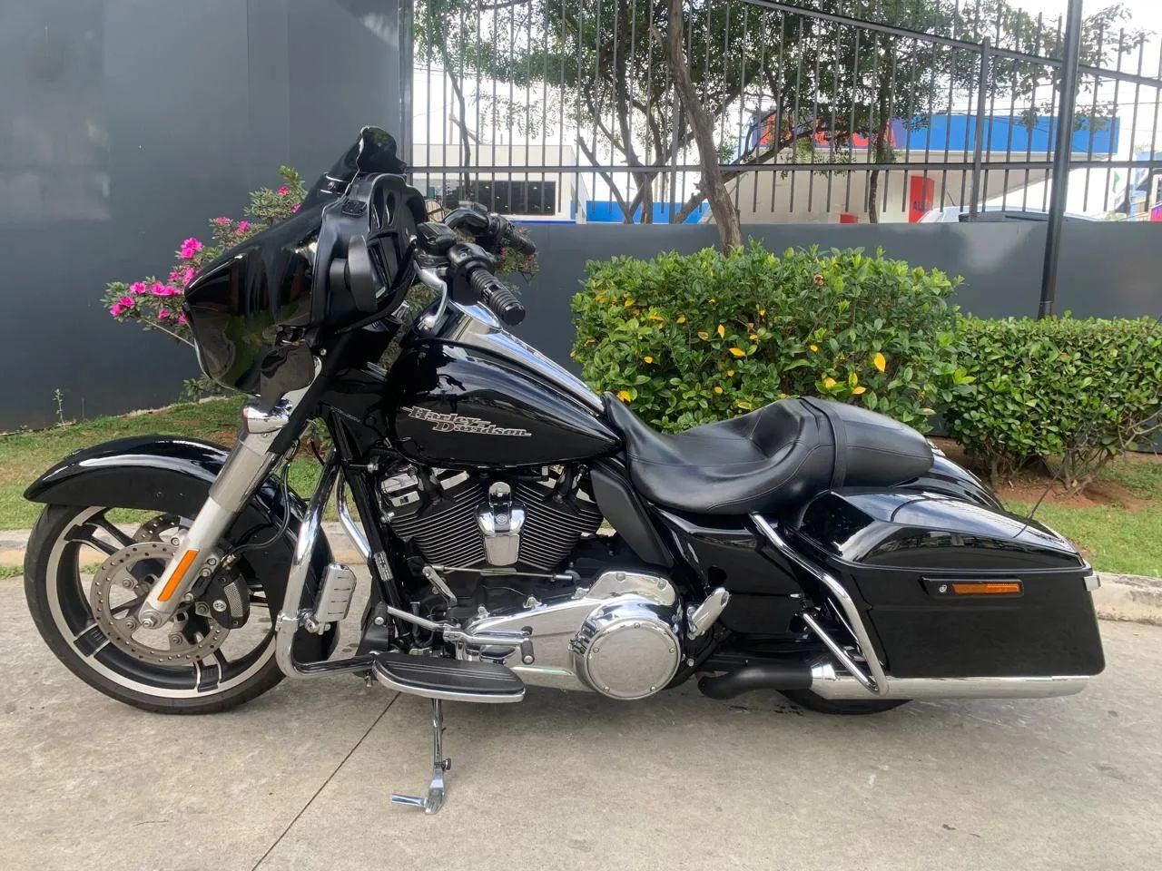 HARLEY-DAVIDSON STREET GLIDE