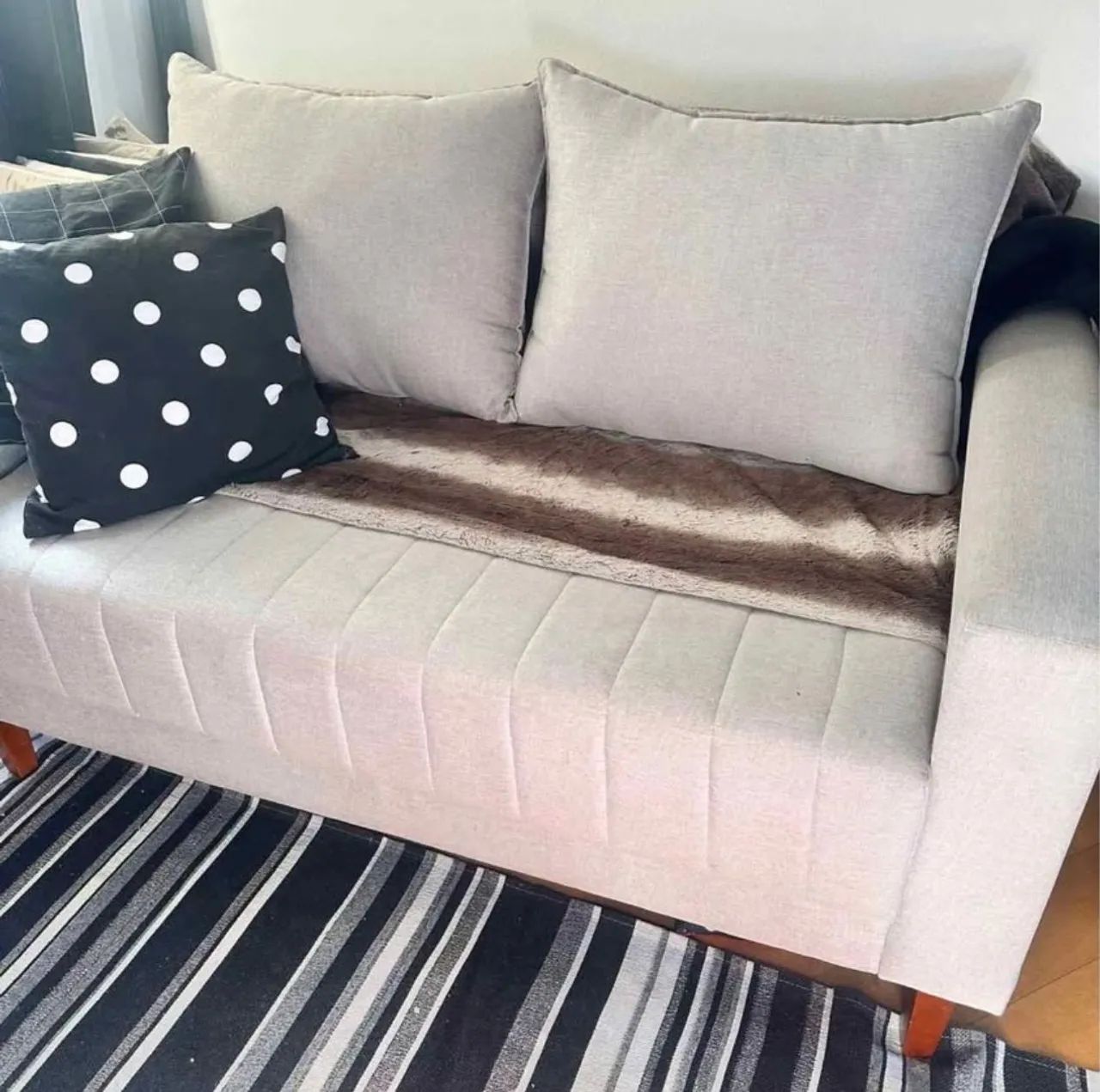 Vendo um lindo sofá de linho 180metros - Foto 2