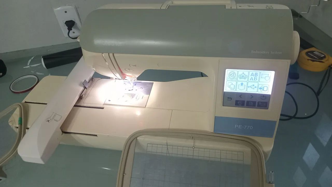 Maquina de bordar PE - Foto 2