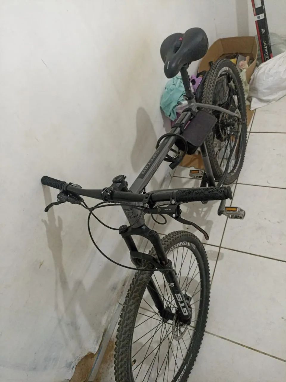 Vendo bicicleta Sutton 9v catraca shimano - Foto 4