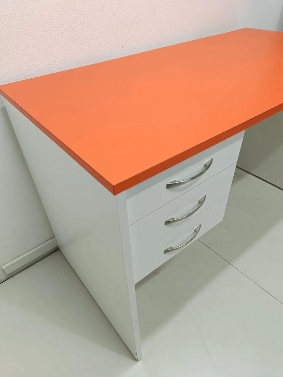 Mesa de escritório seminova - Foto 3