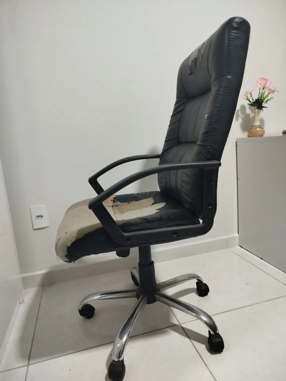 Cadeira giratória escritório  - Foto 3
