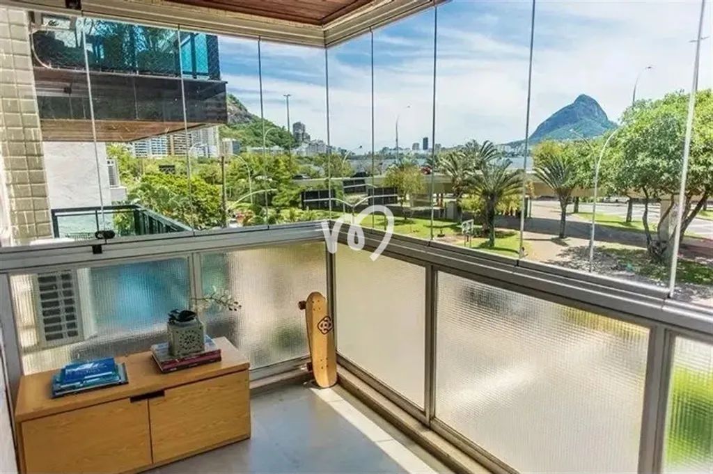 APARTAMENTO 3 QUARTOS REFORMADO NA LAGOA