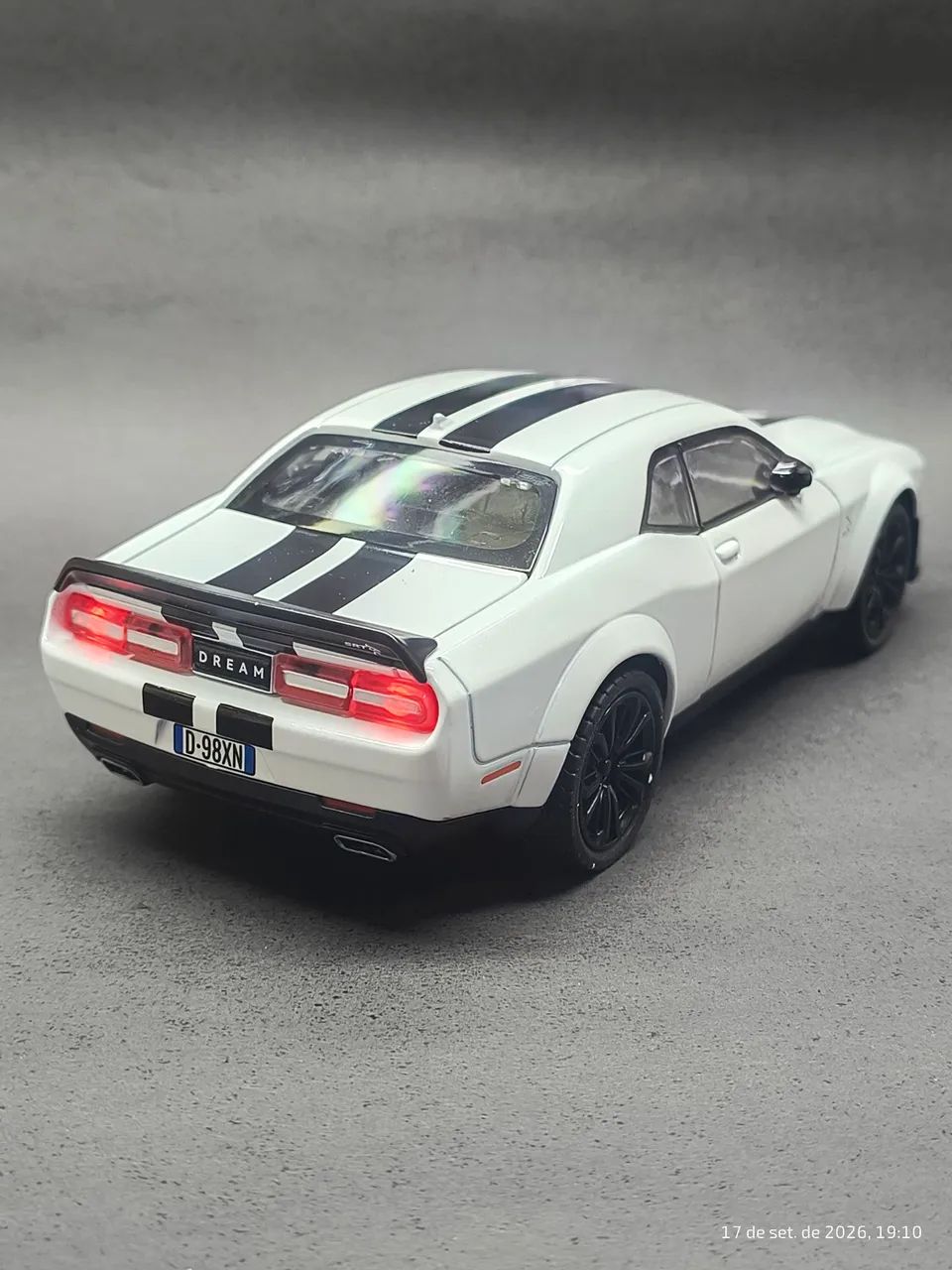 Dodge Charlenger SRT Heccallt - escala 1/24  - Foto 5