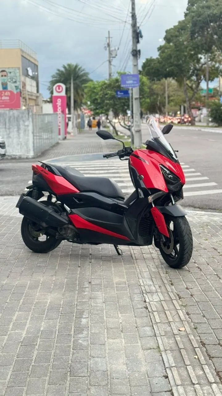 YAMAHA XMAX 250 