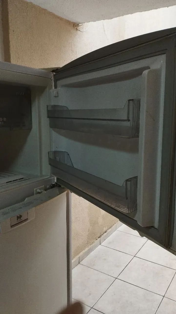 Vende-se geladeira Brastemp usada em perfeito estado  - Foto 3
