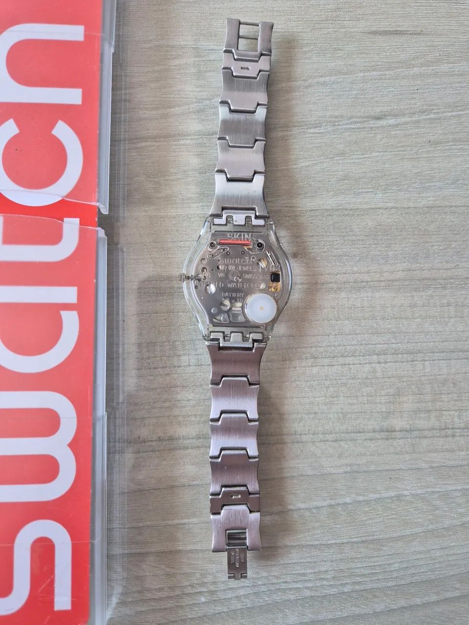 Relógio Swatch Feminino prata - Foto 2