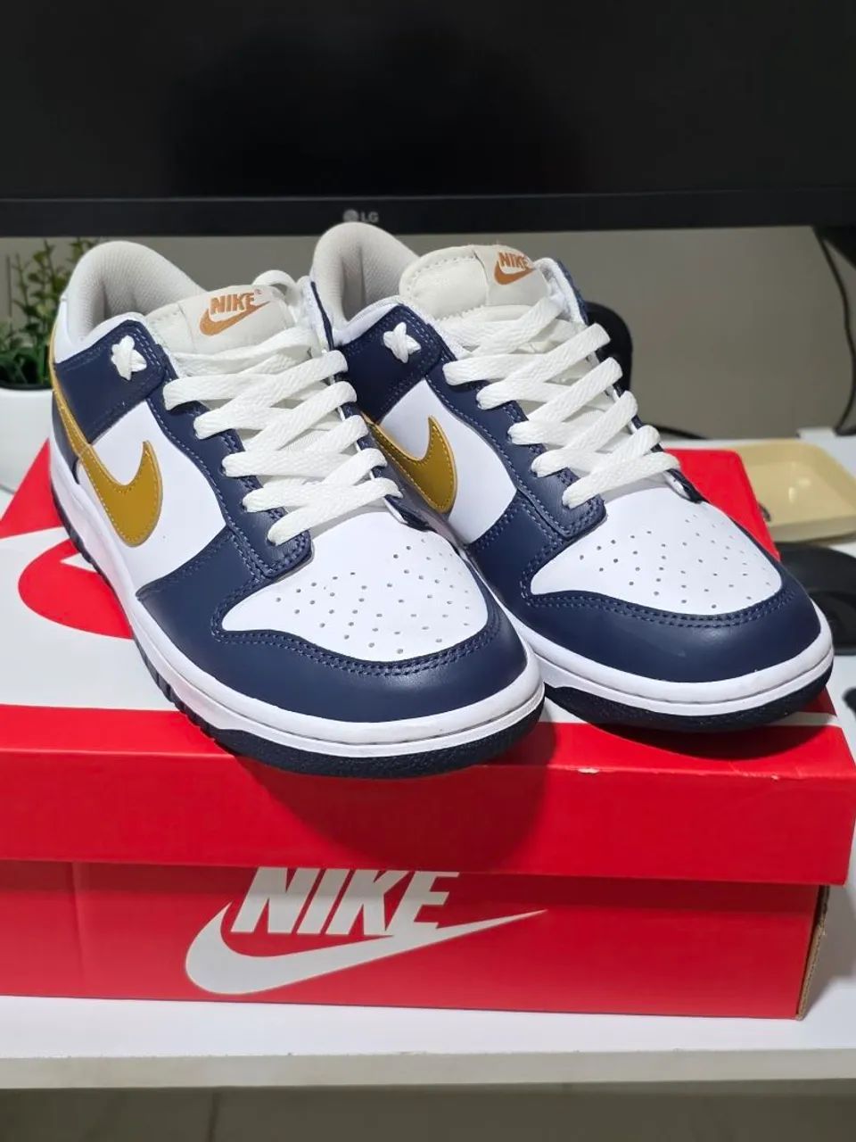 Tênis Nike Dunk Low 38 - Foto 2