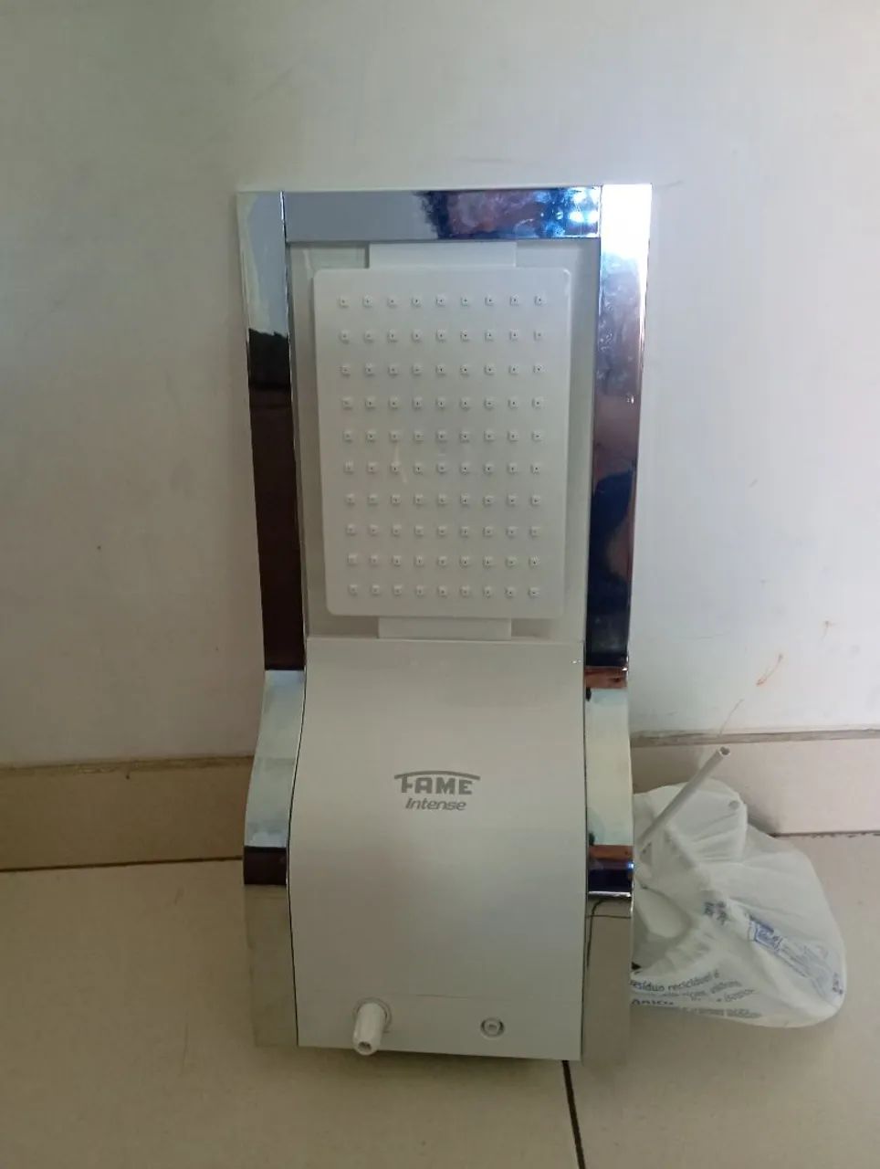 Chuveiro Fame Intense - Novo, nunca usado - R$ 250