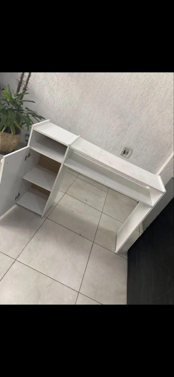 Mesa de unha + espositor de esmalte 