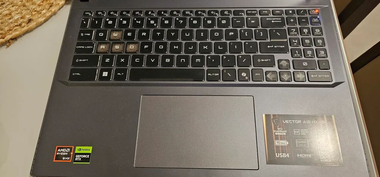Notebook Msi Vector 16HX Rtx 5070ti  - Foto 2
