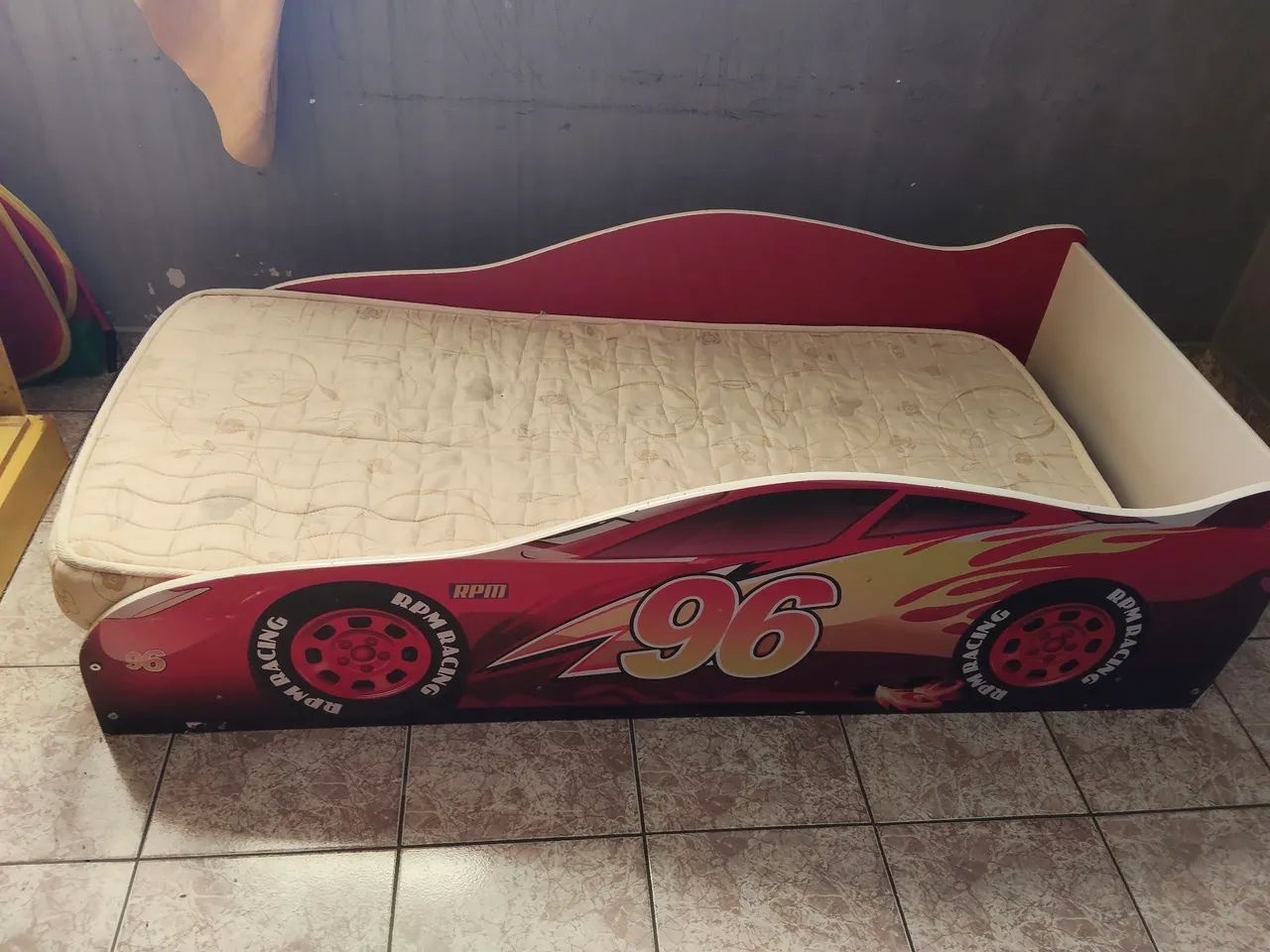 Cama infantil carrinho com colchão  - Foto 2