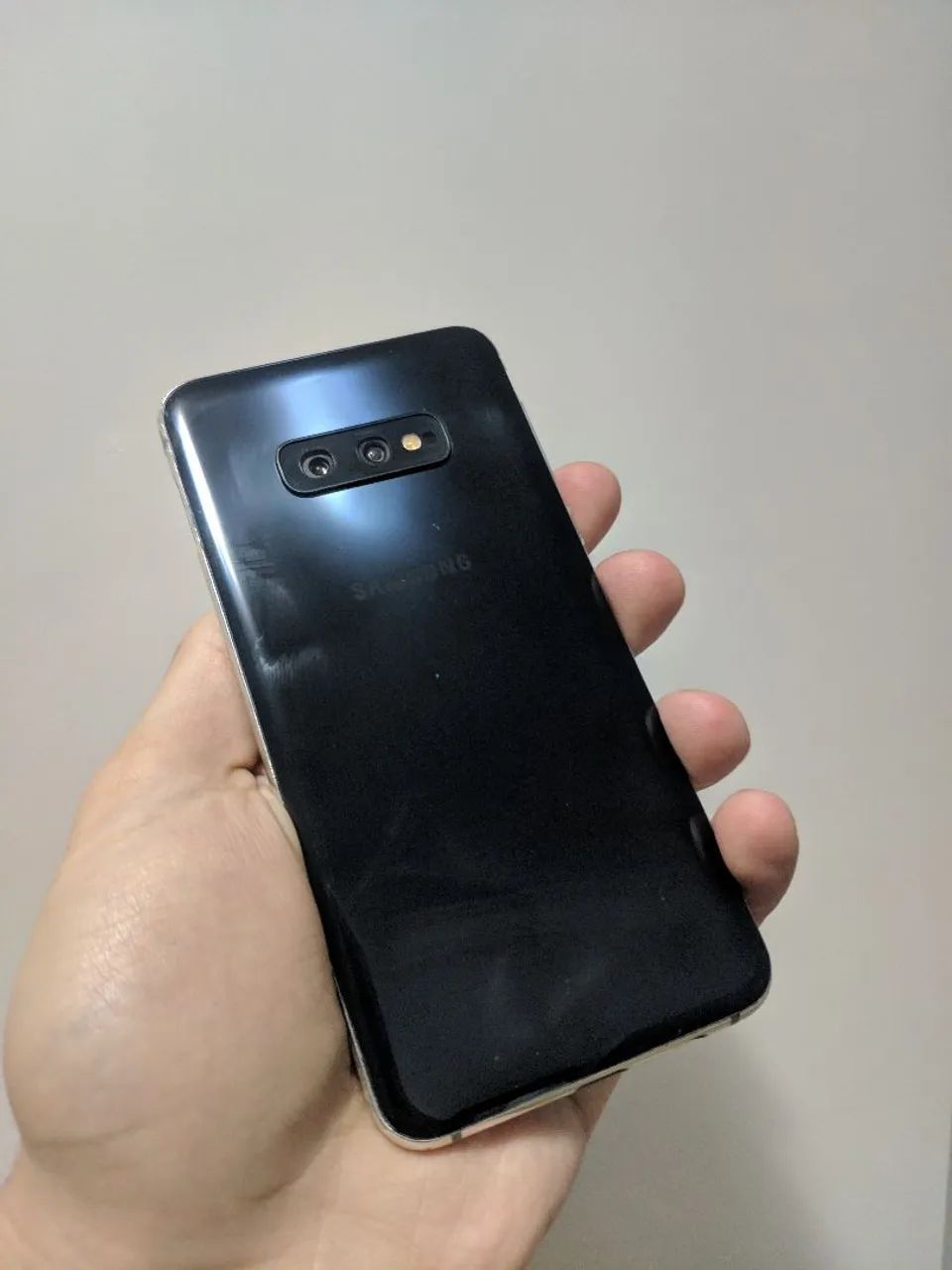Samsung Galaxy S10e 128gb - Foto 3