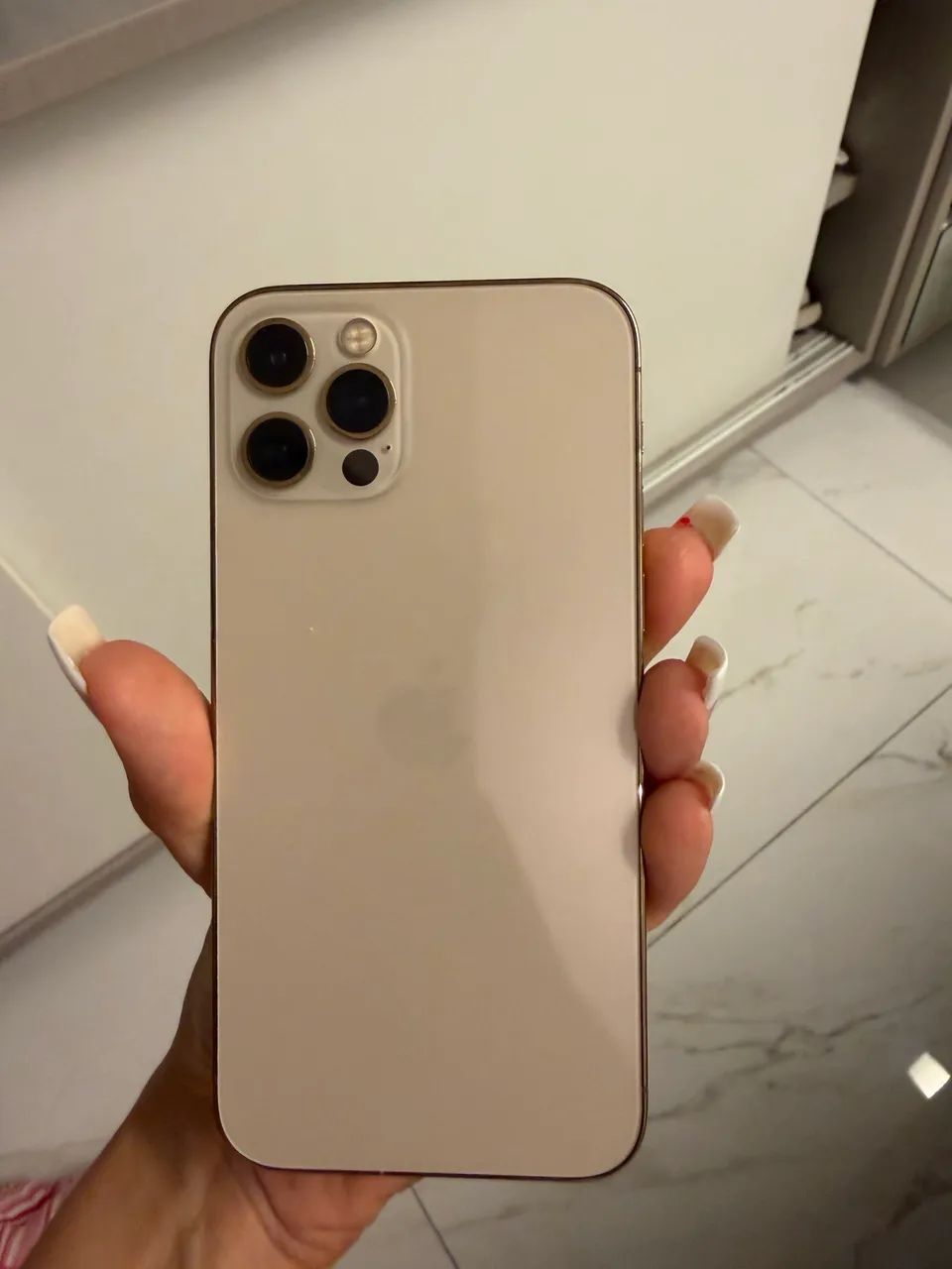iPhone 12 Pro em perfeito estado 