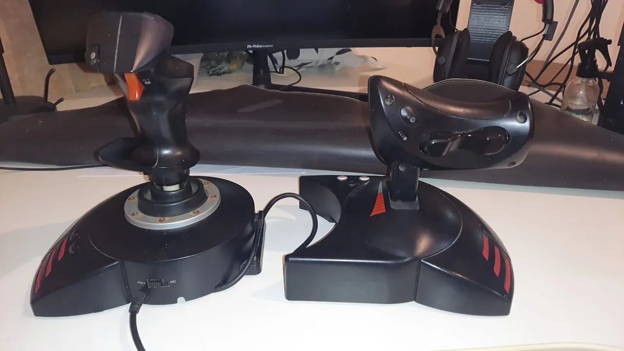 Joystick Thrustmaster T-Flight Hotas X - Foto 5