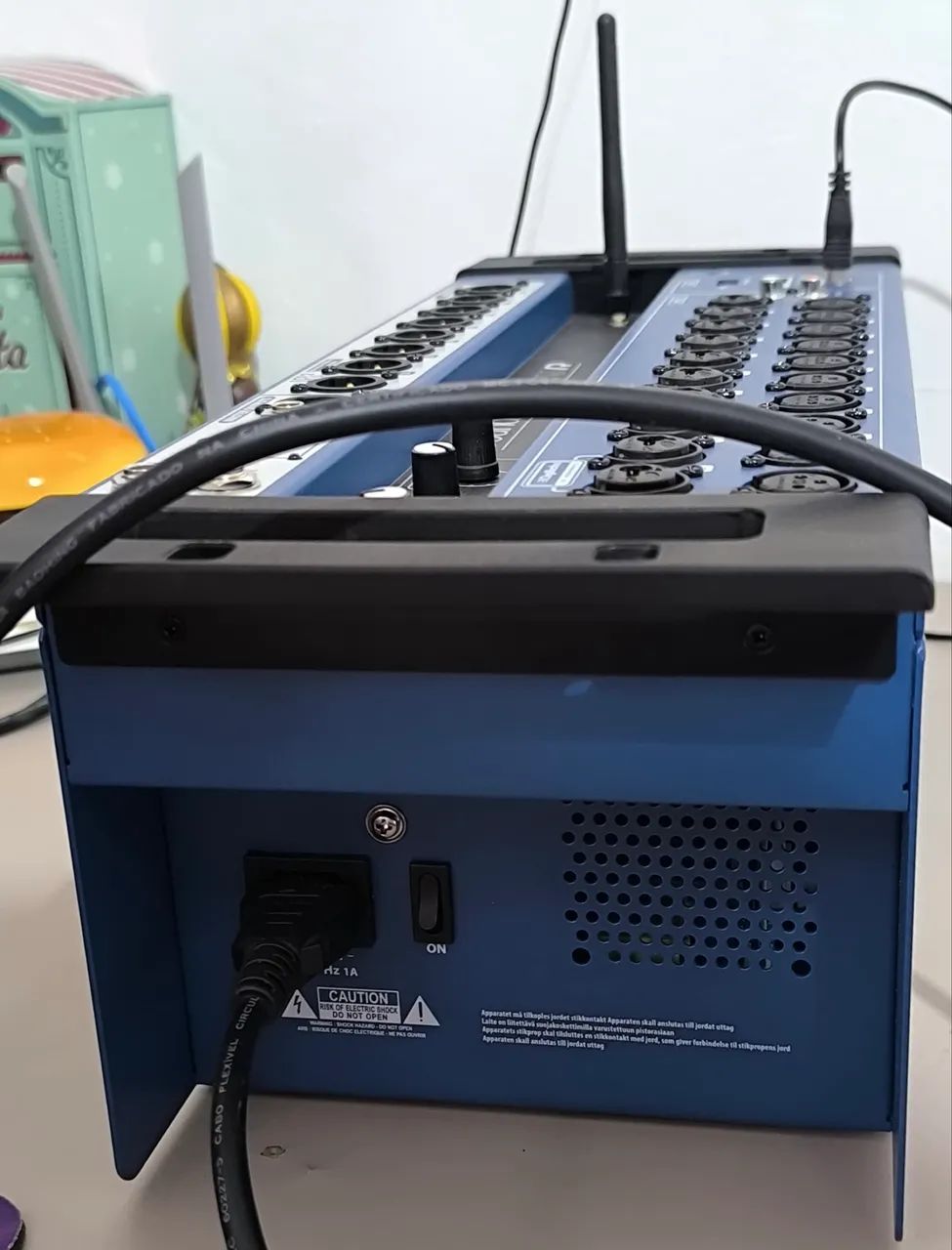 Mesa de Som Digital SondCraft Ui24r - Foto 4