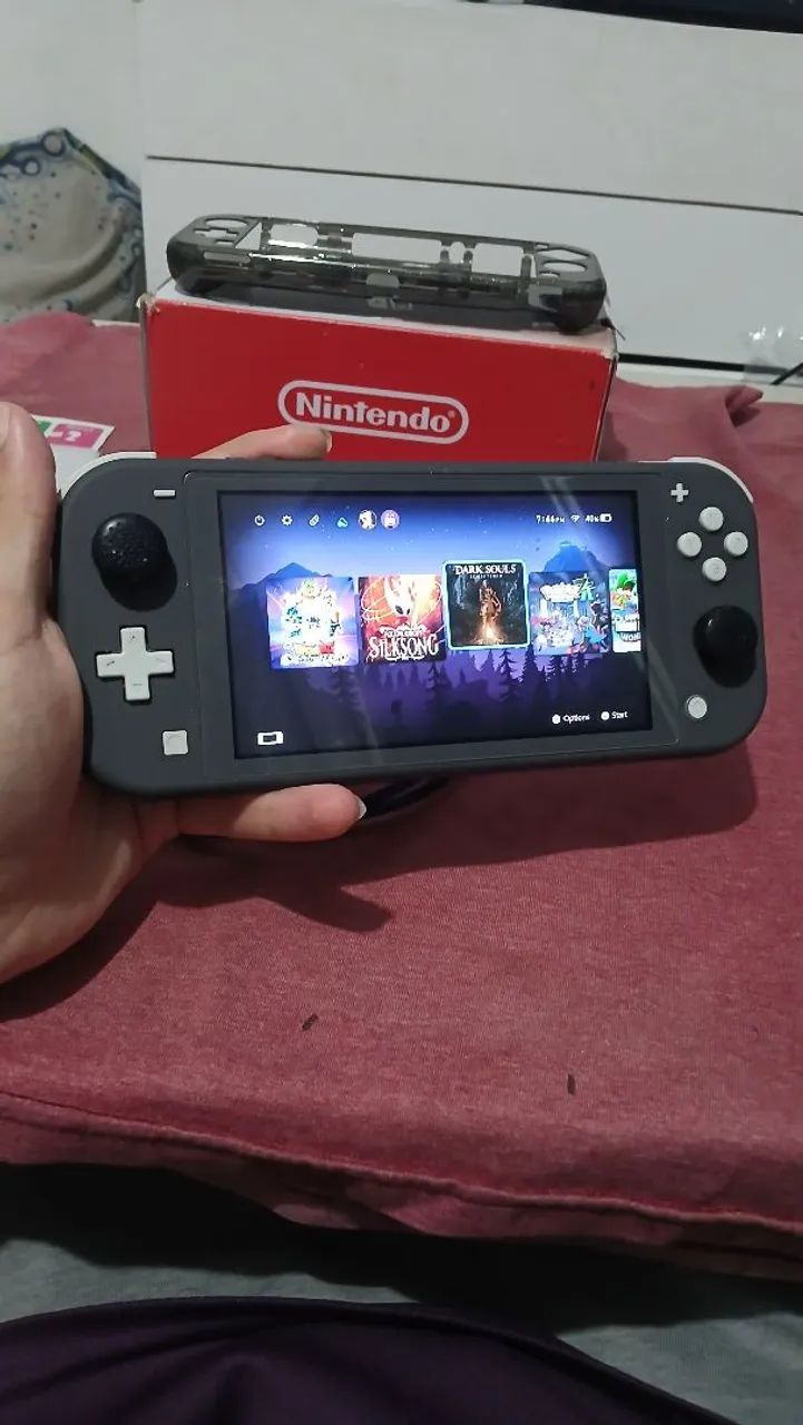 Nintendo Switch Desbloqueado com Cartão SD 256gb + acessórios  - Foto 5